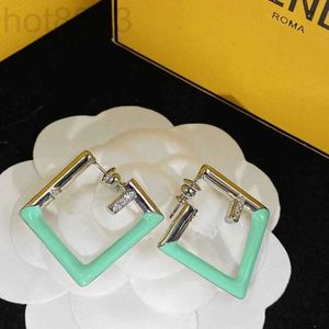 Urok designer Nowy podwójne litera Square Ear Studs Style INS Western Premium Kolczyki spersonalizowane hluq