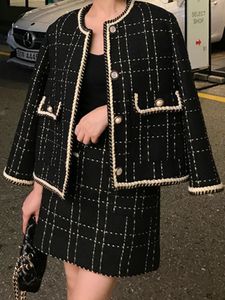 Платье с двумя частями в европейском стиле осень зима 2 сета женщина короткая шерстяная твидовая куртка Bodycon Mini Subilt наряды 230330