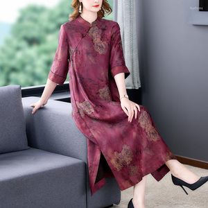 Casual jurken 2023 lente en zomer jacquard o-neck cheongsam jurk vintage bloem print fuchsia robe zijden satijnen knielengte