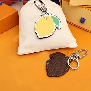 New Keychain Designer Fashion Keys Pendant Sier Key Buckle Classic Lemon Genuine Leather High Quality Keychains Ornaments