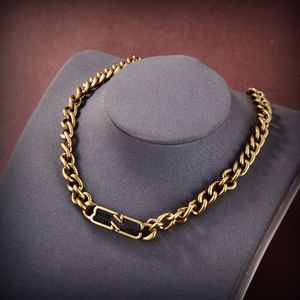 Klassisk Europe America Fashion Style Halsband Lady Women Men Gold/Silver Color Balencaigaity Hårdvara graverad ihålig bokstav B Pendant Halsband MBX1