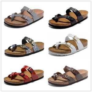 2023 Herrkvinnor Summer Cork Fashion Slippers skor strand sandaler tjocka bottnar icke-halkiga avslappnade skor huaraches loafer tofflor flip flops trä soliga skor 34-46