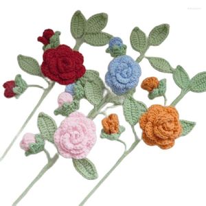 装飾的な花5ブランチ人工cameliaピンクレッドハンドニッティングフラワーアレンジメント結婚式の誕生日のためのディエブー