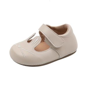 Pierwsze spacerowe Spring Baby Buty skóra Śliczna królik Toddler Girl Buty Princess Buty Sofe Sole Outdoor Tennis Fashion Buty dziecięce 230330