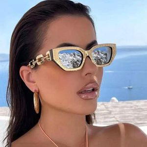 Sunglasses Oversized Thick Frame Gold Cat Eye Women 2023 Luxury Designer Chain Leg Fashion Ladies Sun Glasses