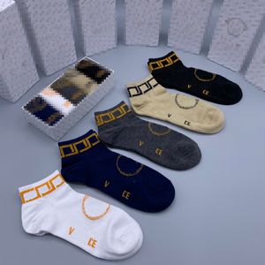 Men's socks season 6 Kara Bassas skateboarding fashion casual men's socks letter printed sports socks socks hip hop.