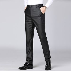 Męskie dżinsy Summer czarne skórzane spodnie cienki szczupły singlelayer luźne proste High Street Pełna długość faux 230330