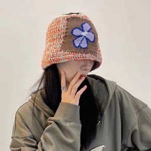 Geniş Memlu Şapkalar Kış Yeni El Dokunmuş Örme Kova Şapkası Kadınlar Sıcak Beanie Şapkası Kadın Kore Niş Tasarım Retro Gasit Örme Şapka P230327