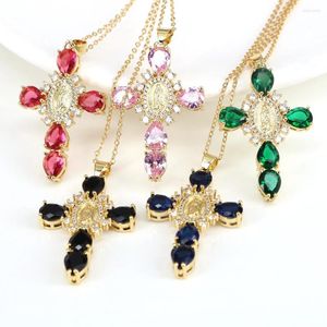 Łańcuchy 5pcs 2023 Wysokiej jakości Jezus Mary Crystal Crystal Cross Cross Naszyjnik dla kobiet Charm żeńska biżuteria religijna dar