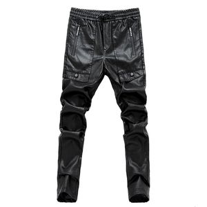 Calças de couro de jeans masculinos calças de couro preto mensagens de motocicleta sexy de motocicleta skinny 2836 ayg180 230330