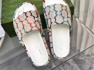 Slippers مصمم أزياء امرأة صندل شاطئ سميك سميك النعال