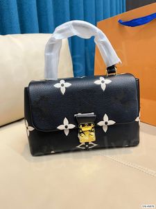 Lyx tygpåsar designer väska messenger väska kvinnor axelväska mode handväska präglad l bokstav crossbody påsar klaffpåsar svart korsbodi handväska plånböcker 5 färg