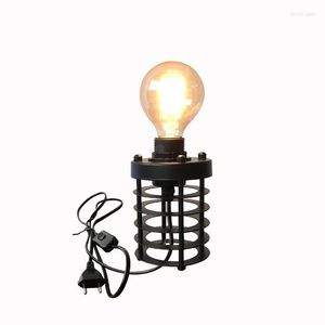 Bordslampor Vintage Industrial Style Black Lamp Creative Bedside Retro Loft Bar smidesjärn vardagsrum sovrum ljus