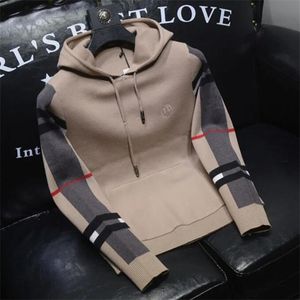 Designer Luxury Men's Contrast Color Hooded Pullover Sticked tröja 2023 Spring och Autumn New Casual Mångsidig ungdomslång ärmjacka