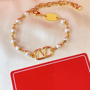 Woman Charm Bracelets V Letter Designer Brand Pearl Fashion Luxury Vlogo Chain Bracelet Jewelry Trend Women Diamond Metal Bracelet 455
