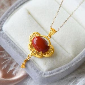 Pendant Necklaces Temperament Plated With 24K Sand Gold Yellow Imitation Chinese Red Honey Wax Hollow Collarbone Chain