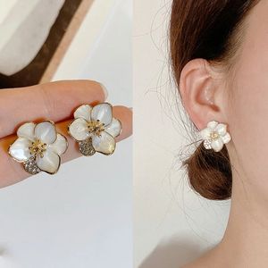 2023 Dangle Chandelier Korean Elegant Temperament Flower Petals New Tide Niche Design Sense of Seniority Earrings
