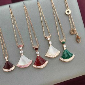 Designer Necklaces Jewelry custom 18K rose gold small skirt necklace needlework chalcedony white fritillaria inlaid diamond collarbone