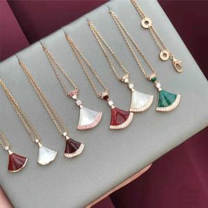 Fashion luxury designer fan necklace Diamond white pink green chalcedony small skirt women's elegant jewelry women's Valentine's Day