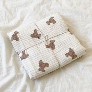 Blankets Swaddling Baby Bear Print Cotton Gauze Muslin Swaddle Wrap born Infant Girls Boys Bedding Sleeping Receving Blanket Accessory 230331