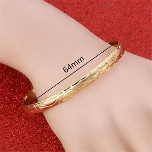 Bracciale di gioielli di design classico 4 pezzi Braccialetti d'oro da donna per feste Decorazione gioielli africani Dubai TK80