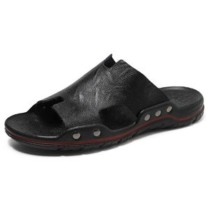 Grande taglia 48 pantofole da uomo Slides vera pelle di sandalo estivo Slifori casual comodo pantofola bianca nera sandale