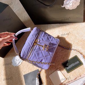 Klasik tasarımcı mini makyaj deri deri metal metal alfabe kadın çanta omuz çantaları havyar küçük kılıf diyagonal açıklık çanta üst tutamak zincirleme donanım zinciri 15cm