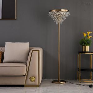 Golvlampor LED -lampa Modern Crystal Luxury Golden Standing For Living Room Decoration Study Bedroom Lights