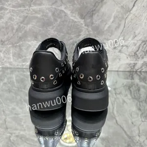 2023 TOP MENS Designer Buty swobodne kobiety skórzane koronkowe trampki moda lady flat Designer Trainers Letters Woman Shoe Platform Men Sneakers