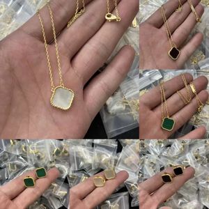 Moda-designer-Jewelry-Men-Pendants-Necklace Four Clover Coloque de pingente de pingente Brincos de bracelete Brincos Cleef Mãe de Pérola Colar Colar de Flor Verde