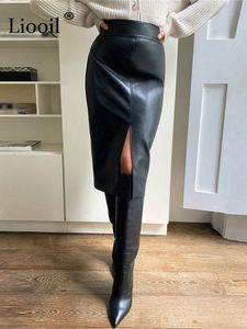 Kjolar liooil kvinnor faux läder slits penna kontor kjol höst vår streetwear hög midja svartbrun sexig bodycon midi 230330