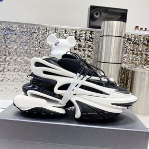 2023 Tasarımcı Paris Sıradan Ayakkabı Racer Spor Sabahları Erkek Kadınlar Kalın Alt Beyaz Kırmızı Tıknaz Uzay Ayakkabıları Şok Emme Rahat Erkek Tasarımcı Boyutu 35-46