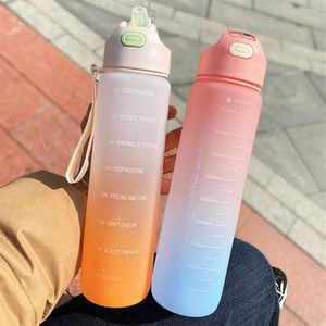 Butelki wodne 1L Sport Butelka Motywacyjne picie z markerami czasowymi duża pojemność wielokrotnego użytku z plastikowym kocami podróżniczymi