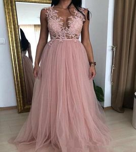 Pink Prom Dresses Long 2019 V Neck Lace Appliques A Line Tulle formella aftonklänningar Sop Train Vestidos de Fiesta Party Wear1458888