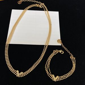 New style Designer Gold Chain Bracelet Womens Bracelets Love Jewelry Luxury Letter Pendant clover Bracelet For Women Charm necklace.Earring wedding