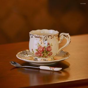 Filiżanki spodki Yolife Ivory Porcelanowa herbata Puchar Spoon Zestaw Elegancki lekki luksusowy espresso kawa w stylu kawy piękny 250 ml