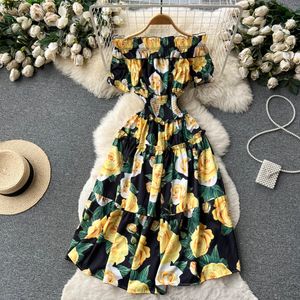 Fora do ombro fragmentado vestido de flor verão 2023 novo estilo fino cintura enrolado sutiã chiffon vestido longo vestido de férias