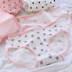 Kvinnors trosor 5 stycken/set Peach Heart Women's Cotton Underwear Söta tryckflicka Underkläder Kvinnors underkläder Sexig underkläder 230331