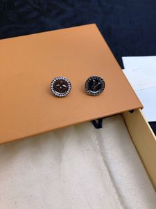 Designer Earrings Stud 925 Silver Fashion goes with everything Plated Luxury Fashion Designer Circle Letter Studs Love Loop Wedding Gifts