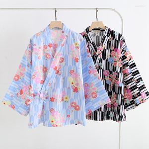 Kvinnors sömnkläder japansk stil harajuku haori kimono kvinna bomullsgaskaii tryck cardigan v hals batwing ärmar hem cover-ups