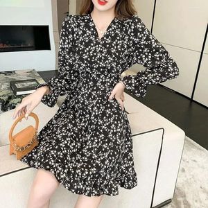 Casual Dresses Spring Summer Outfits Långärmning Tryck Svart/White V Neck A Line Korean Style Chiffon Floral Dress M-3XL