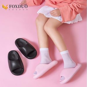 2023 Summer Tjock Sole Sole Sole Slippers Women Slides High Soft Eva Bottom Sandals Indoor Home Flip Flops Par Light Beach Shoes