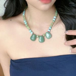 Colares pendentes Colar de pedra verde natural para mulheres de verão de verão