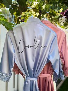 Kvinnors sömnkläder Personliga brudtärnor Robes Wedding Bridal Party Custom Silk Lace Bachelorette Robe With Name
