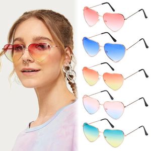 Güneş gözlüğü vintage kalp şekli kadınlar moda gradyan metal çerçeve tasarım güneş gözlükleri süslü elbise gözlük bisiklet