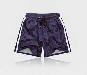 Pantaloncini moda estate all'ingrosso Nuovo designer Board short Asciugatura rapida SwimWear Stampa Board Pantaloni da spiaggia Uomo Pantaloncini da bagno uomo Coulisse Regolare