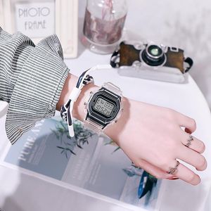 Wristwatches Men Digital Small Square Watch Luminous LED Dial Casual Multifunction Clock Outdoor Rubber Strap Fashionable Waterproof WatchWr