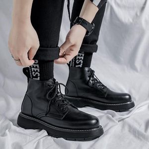 Botlar İngiliz tarzı erkek siyah gündelik ayakkabılar kovboy orijinal deri önyükleme gençlik sokak kıyafetleri dantel yukarı yakışıklı platform ayak bileği botas