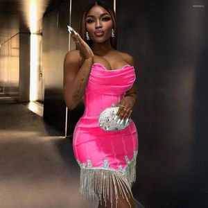 Casual Dresses High Fashion Women Luxury Beaded Chain Mini Sexig stropplös Prom Party Night Club Bodycon Bandage Vestidos Pink Blue