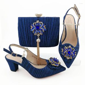 Klänningskor 2023 Royal Blue Color Women Wedding With Matching Påsar Bride High Heels Platform Ladies Shoe and Bag Set